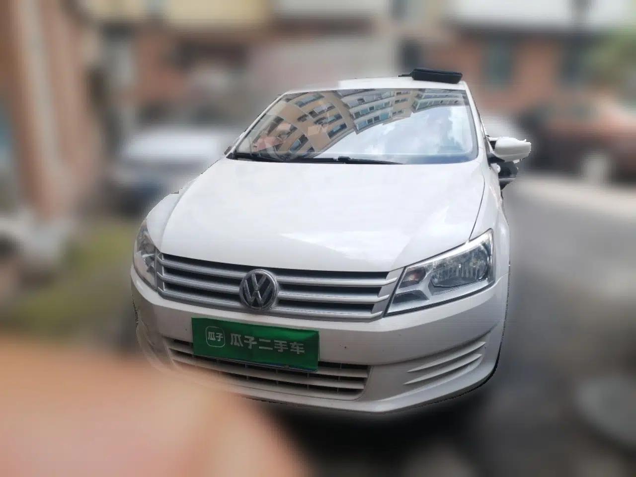 Volkswagen Santana 2015 1.4L Manual Fashion Edition — миниатюра 1