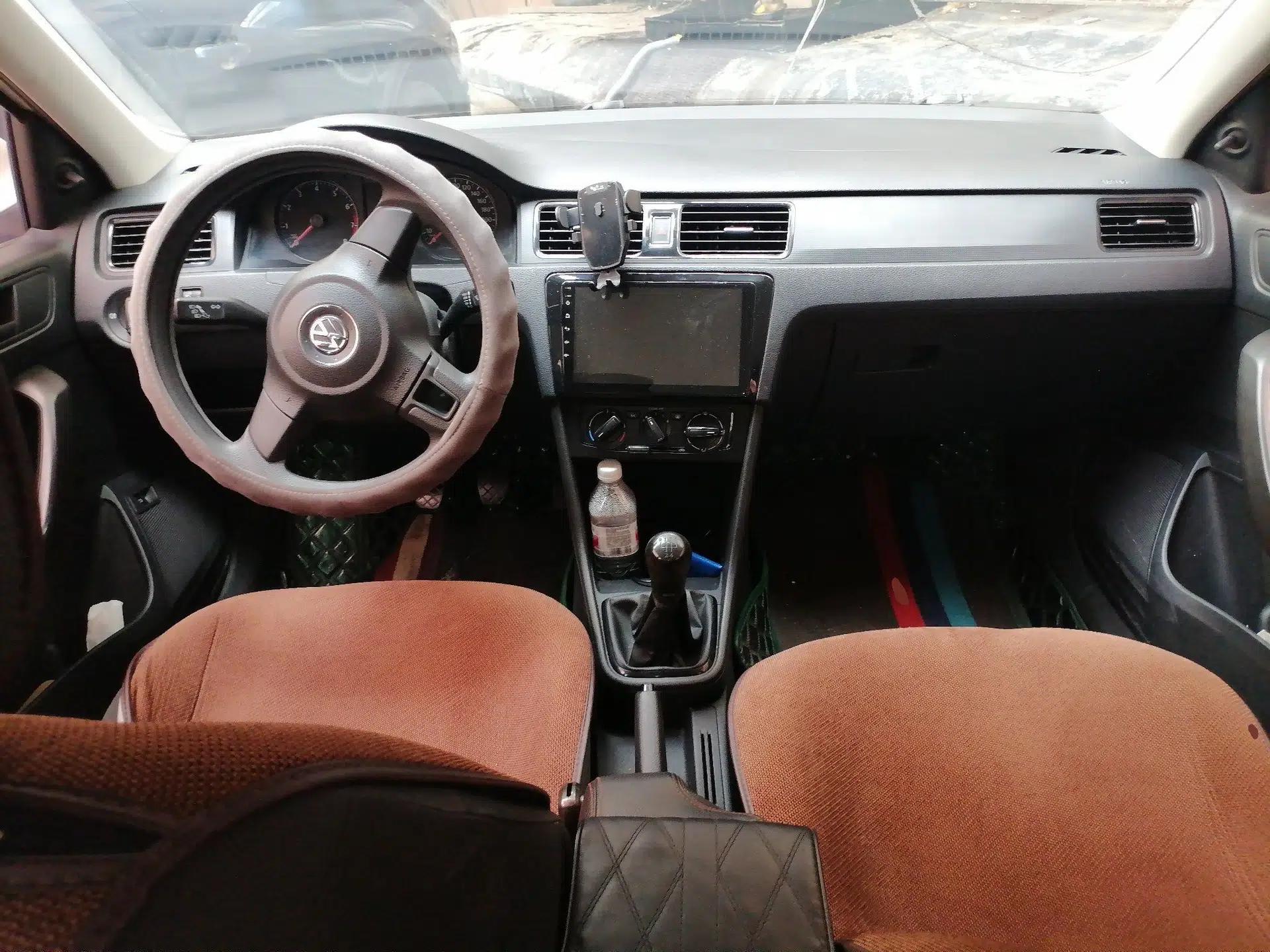 Volkswagen Santana 2015 1.4L Manual Fashion Edition — миниатюра 6