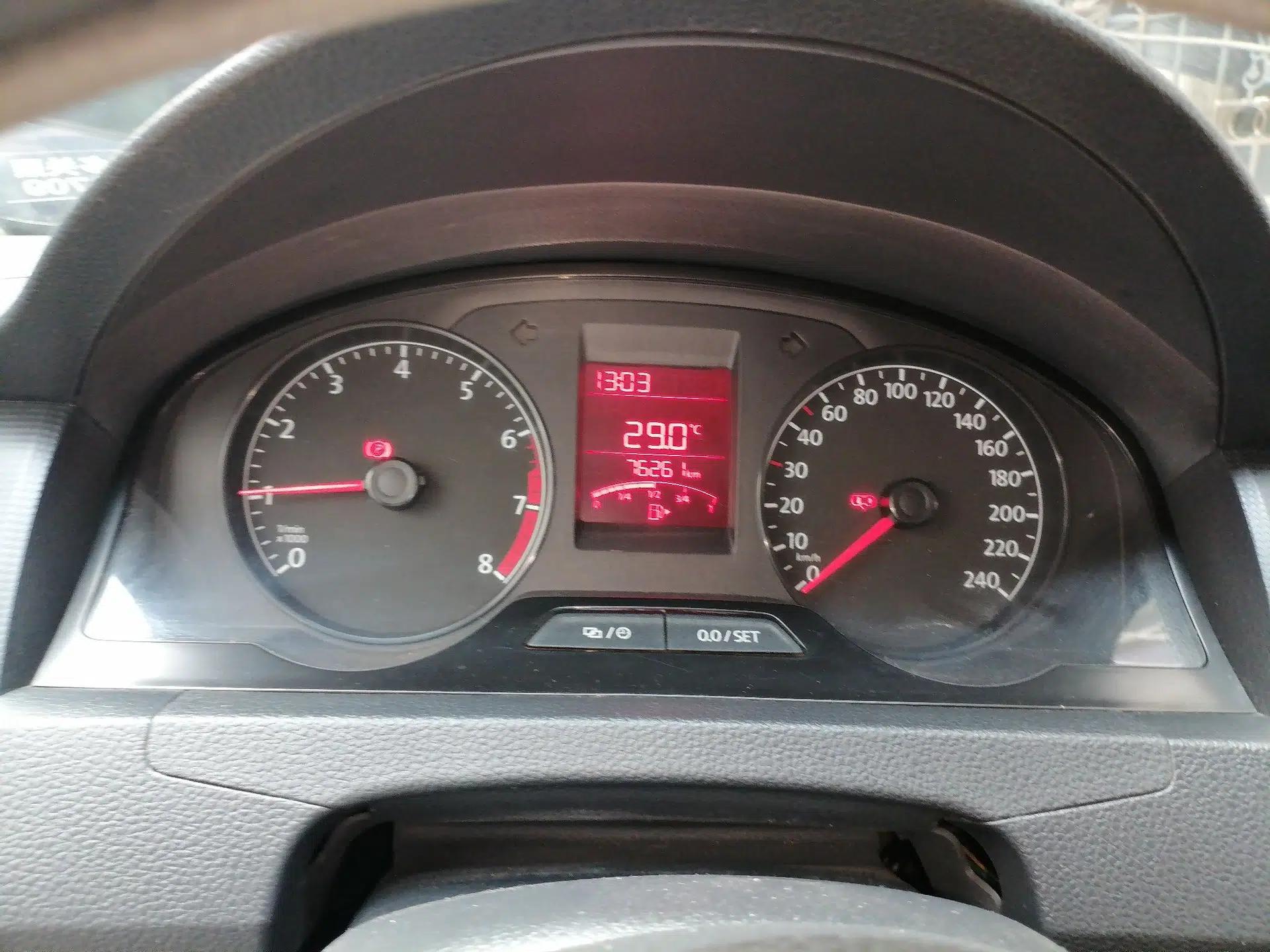 Volkswagen Santana 2015 1.4L Manual Fashion Edition — миниатюра 8