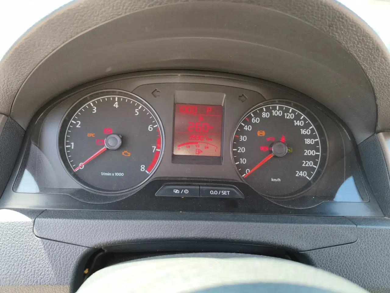 Volkswagen Santana 2015 1.6L Automatic Comfort Edition — миниатюра 11