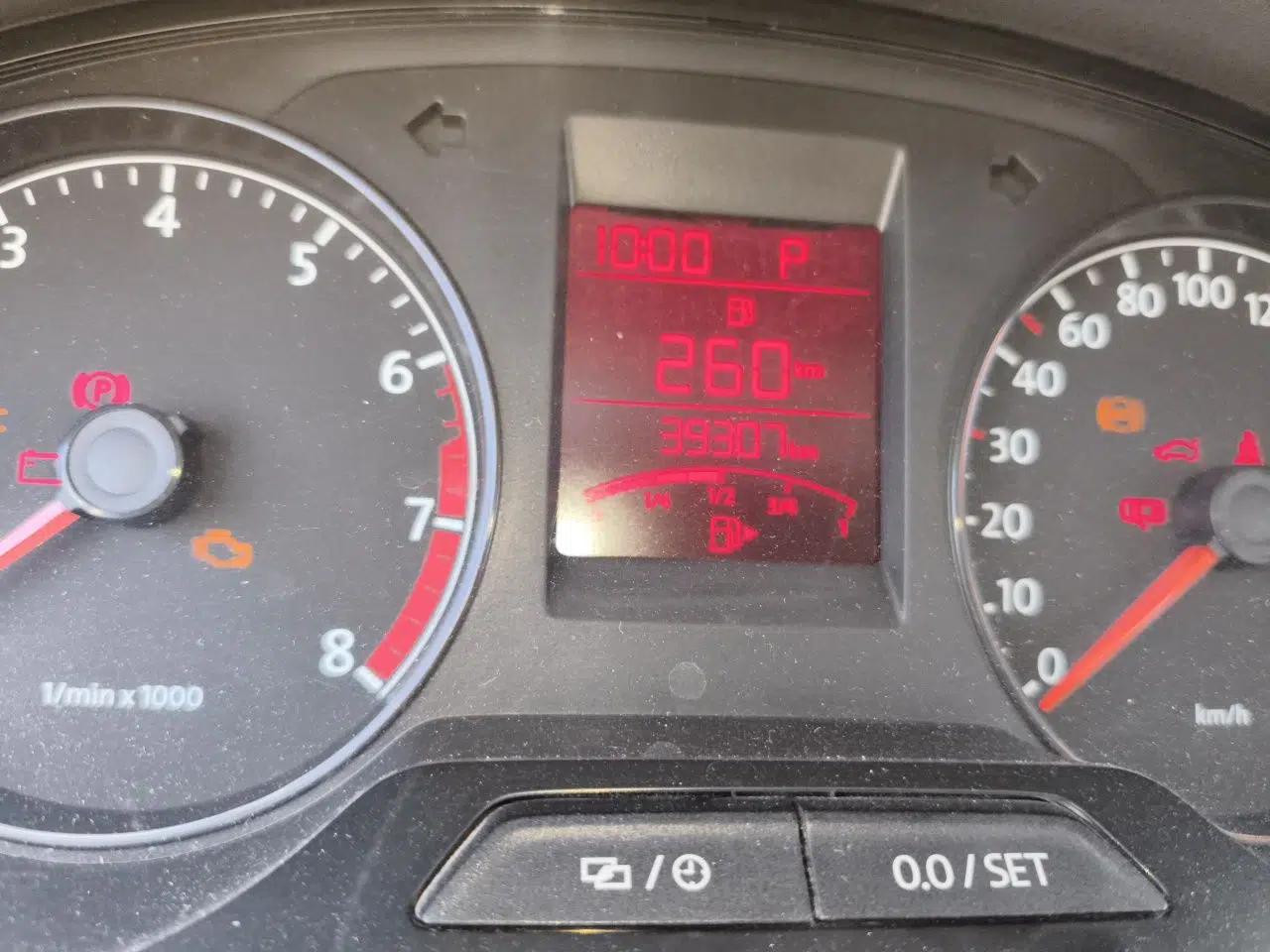 Volkswagen Santana 2015 1.6L Automatic Comfort Edition — миниатюра 12