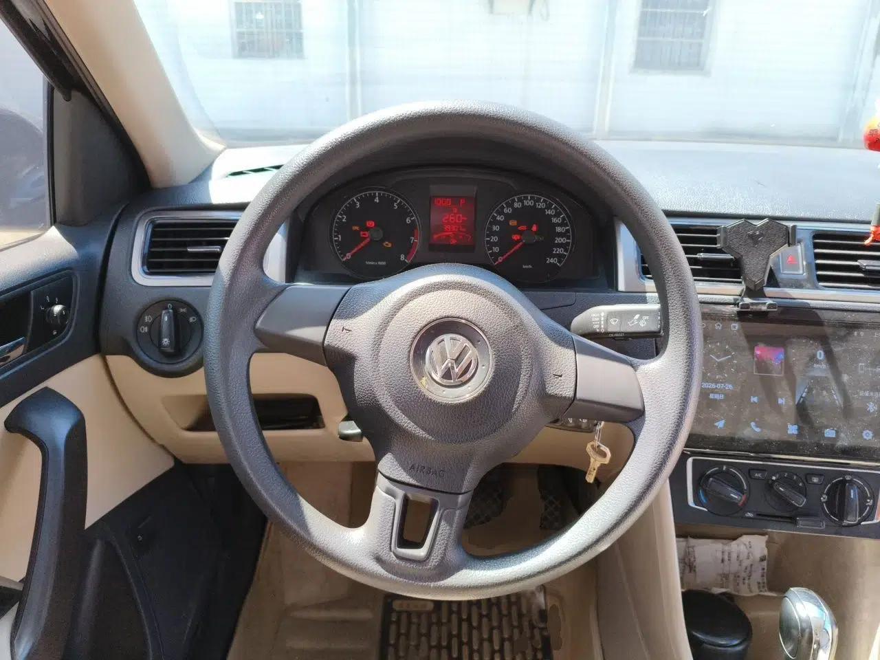 Volkswagen Santana 2015 1.6L Automatic Comfort Edition — миниатюра 10