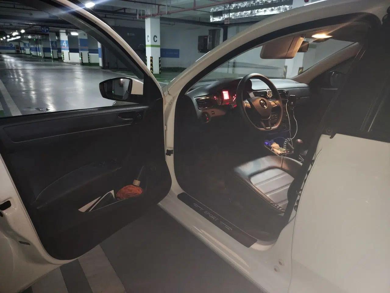 Volkswagen Santana 2021 1.5L Manual Fashion Edition — миниатюра 16