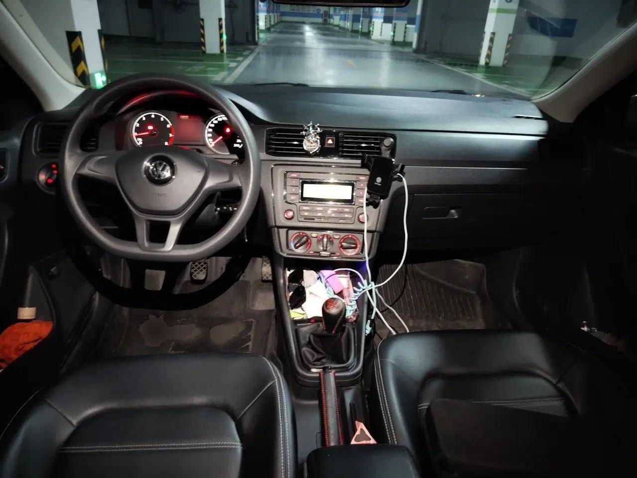 Volkswagen Santana 2021 1.5L Manual Fashion Edition — миниатюра 9