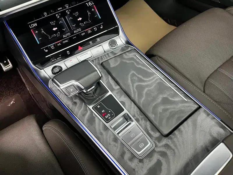 Audi A7L 2022 55 TFSI quattro S-line edition executive preview version — миниатюра 12