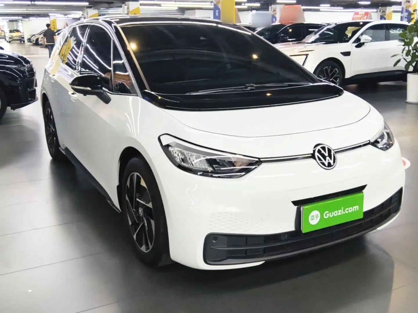 Volkswagen ID.3 2024 Outstanding Edition — миниатюра 3