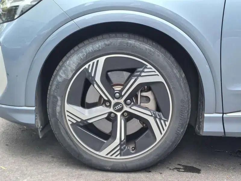 Audi Q4 e-tron 2023 50 e-tron quattro Expansion Edition — миниатюра 10