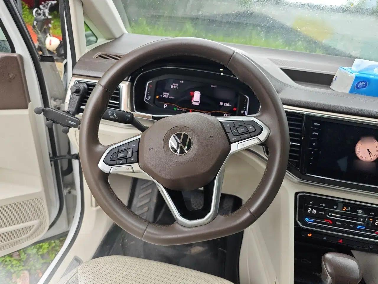Volkswagen Viloran 2020 330TSI Luxury Edition — миниатюра 10