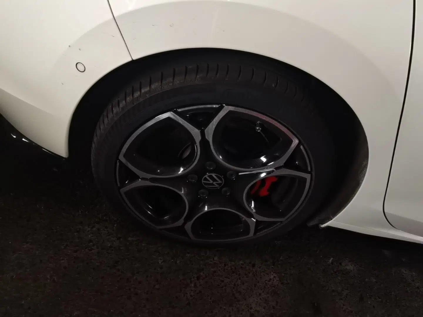 Volkswagen Golf GTI 2023 380TSI DSG GTI — миниатюра 11