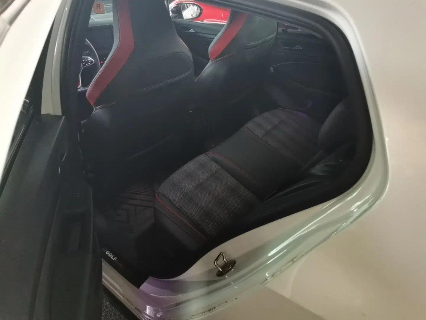 Volkswagen Golf GTI 2023 380TSI DSG GTI — миниатюра 20