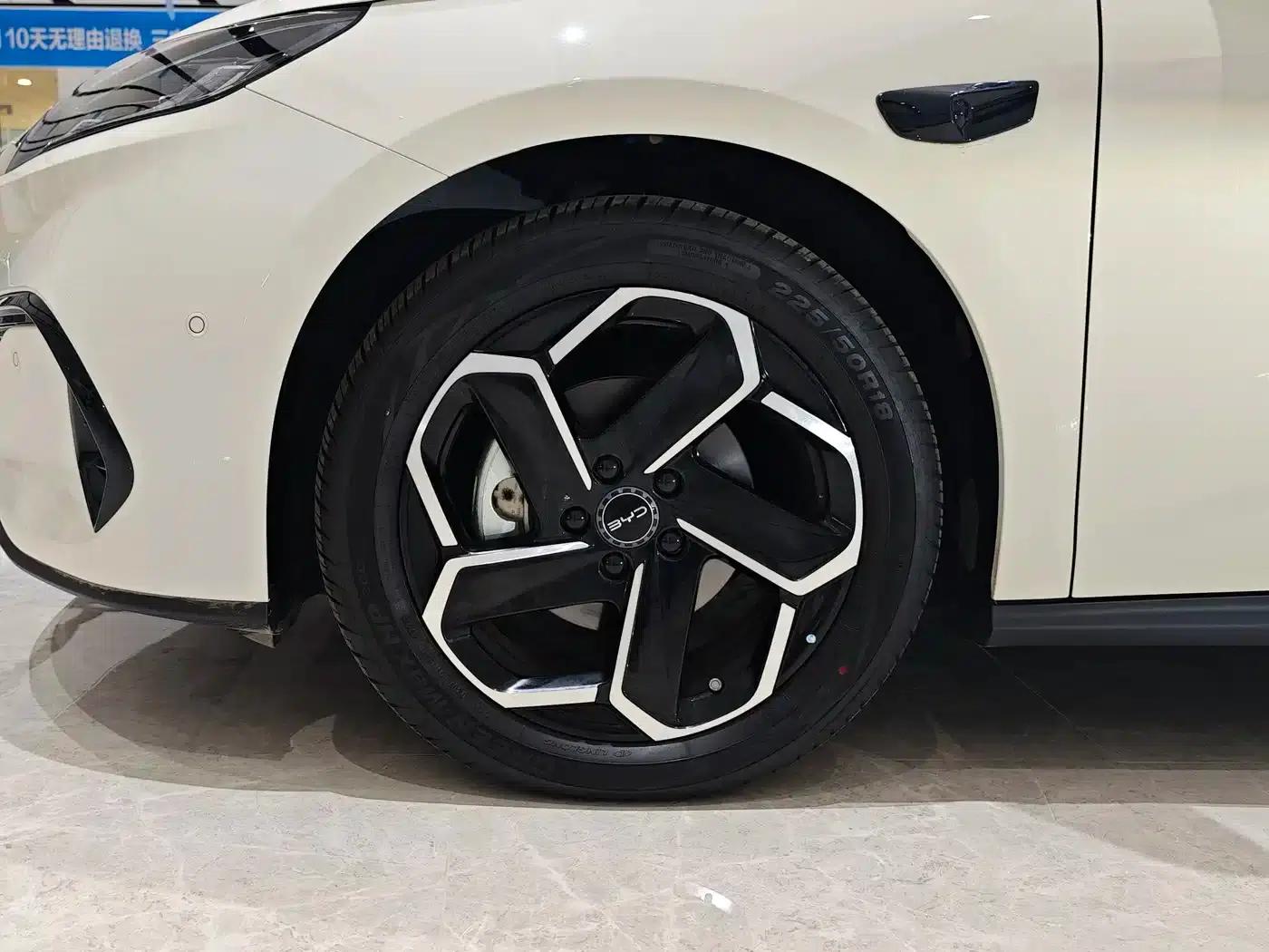 Seal 06 2025 DM-i Intelligent Driving Edition 120KM Flagship Model — миниатюра 16