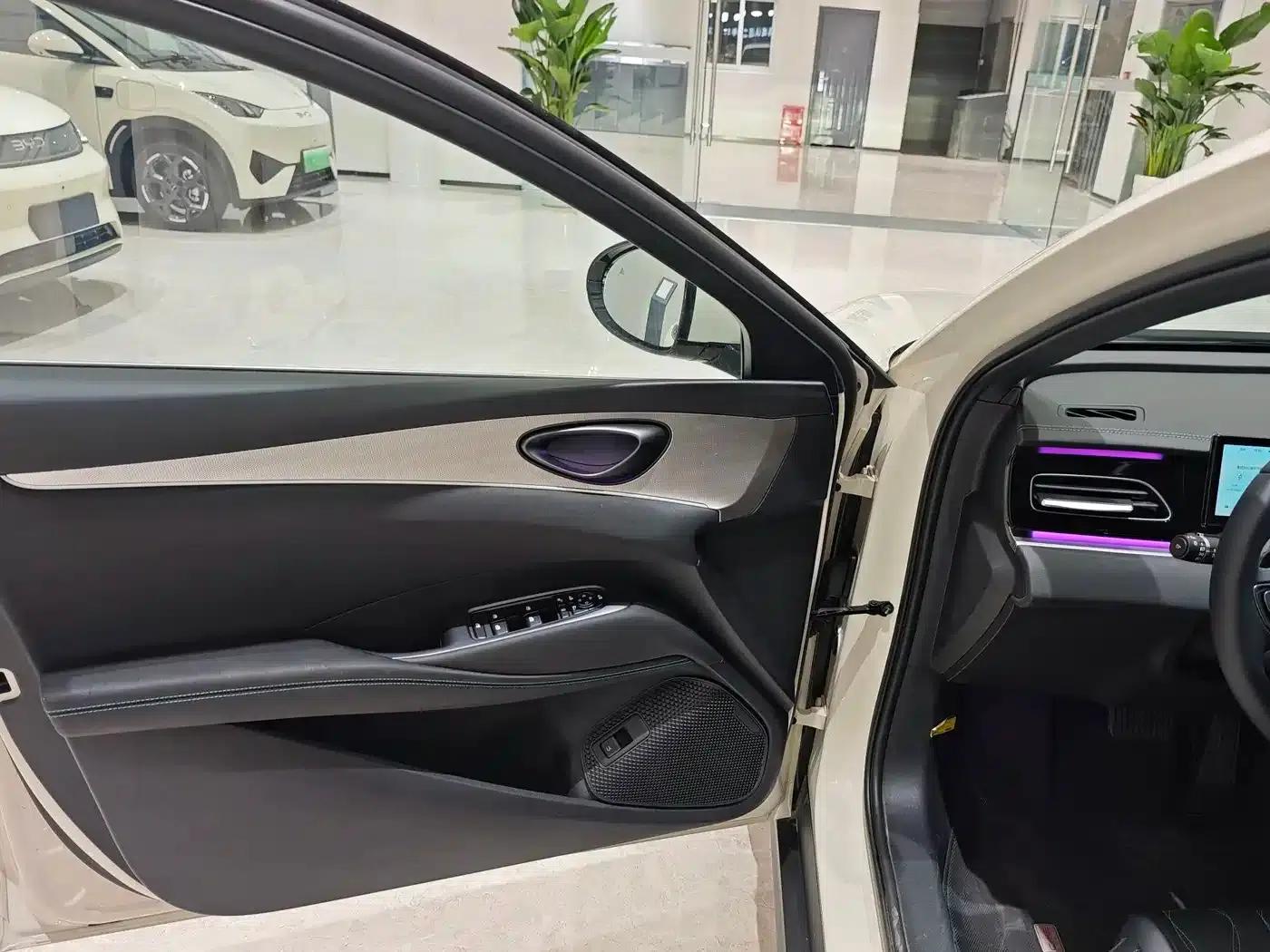 Seal 06 2025 DM-i Intelligent Driving Edition 120KM Flagship Model — миниатюра 4