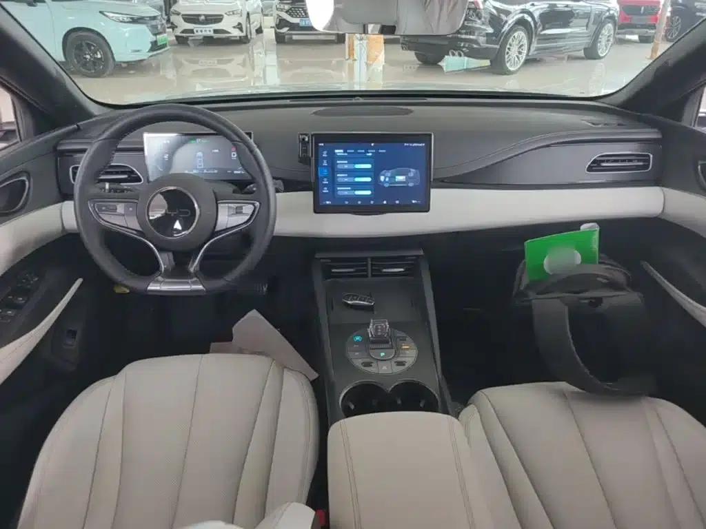 Seal 06 2024 DM-i 80KM Luxury — миниатюра 10