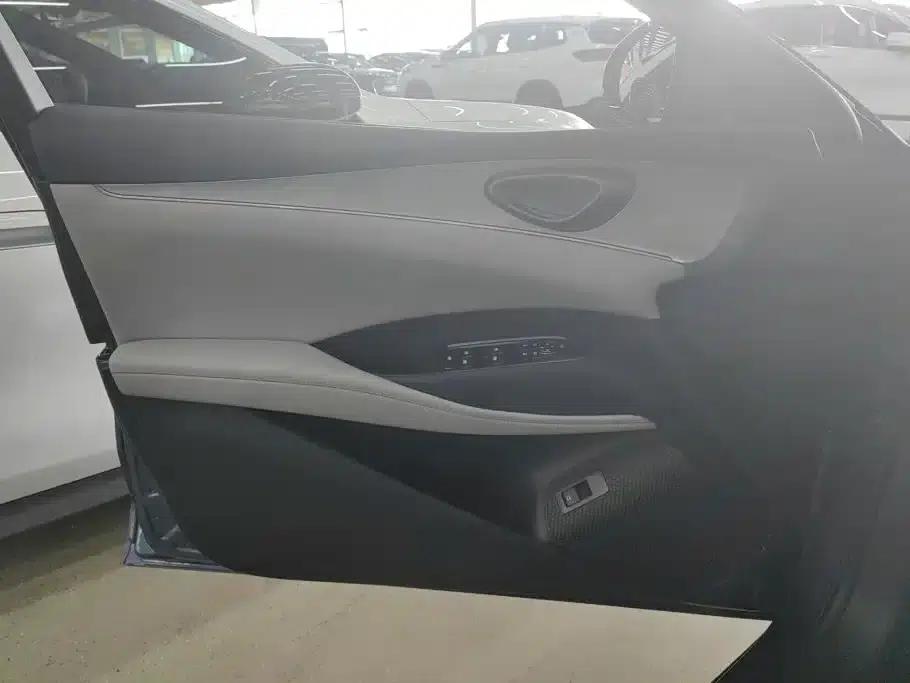 Seal 06 DM-i Touring Edition 2025 DM-i 150KM Flagship Model — миниатюра 7