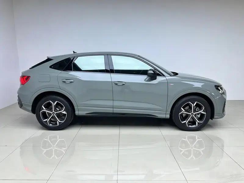 Audi Q3 Sportback 2025 quattro 45th Anniversary Edition 40 TFSI Fashion Model — миниатюра 8