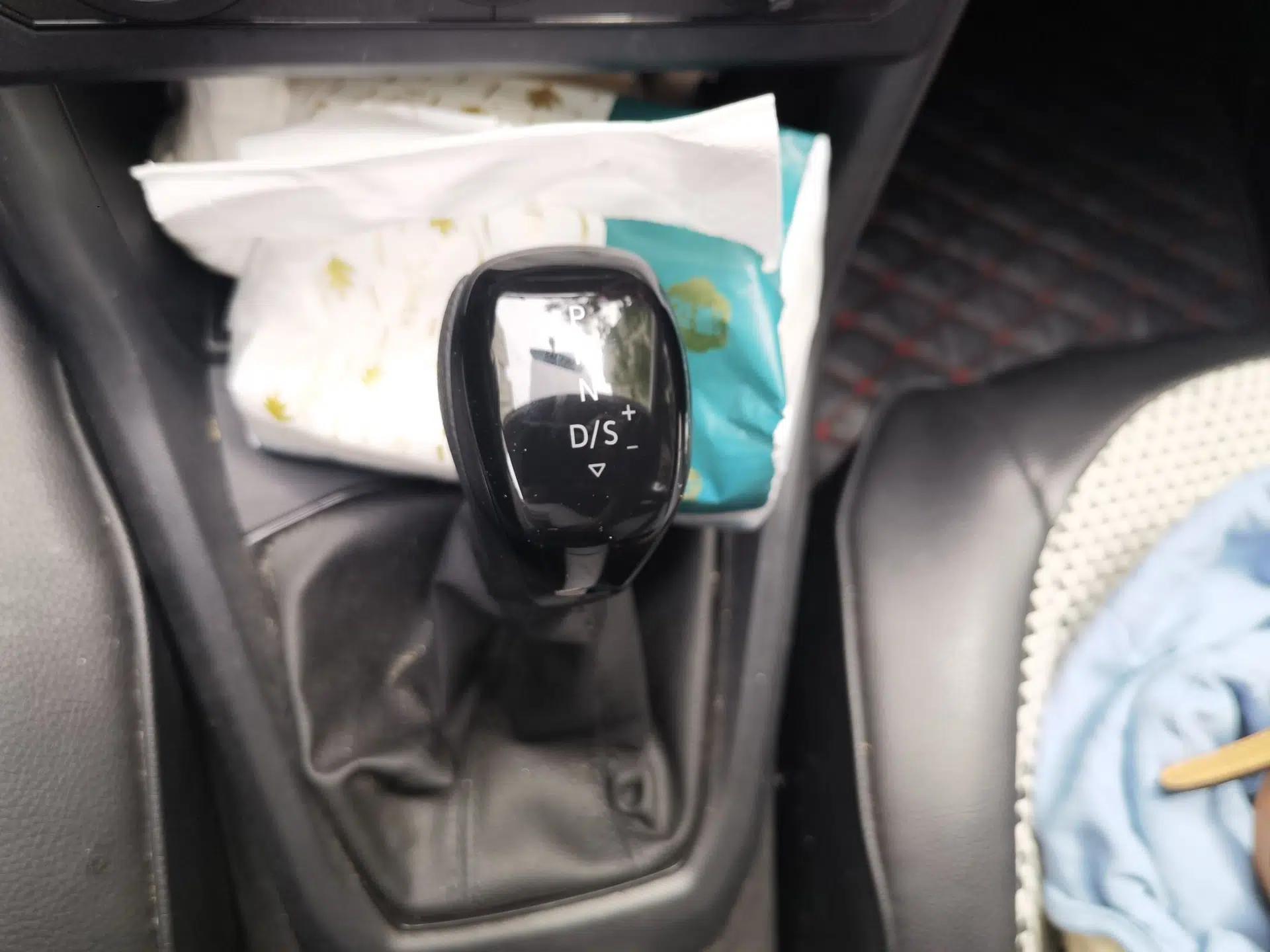 Volkswagen T-Cross 2022 1.5L Automatic Fashion Edition — миниатюра 14