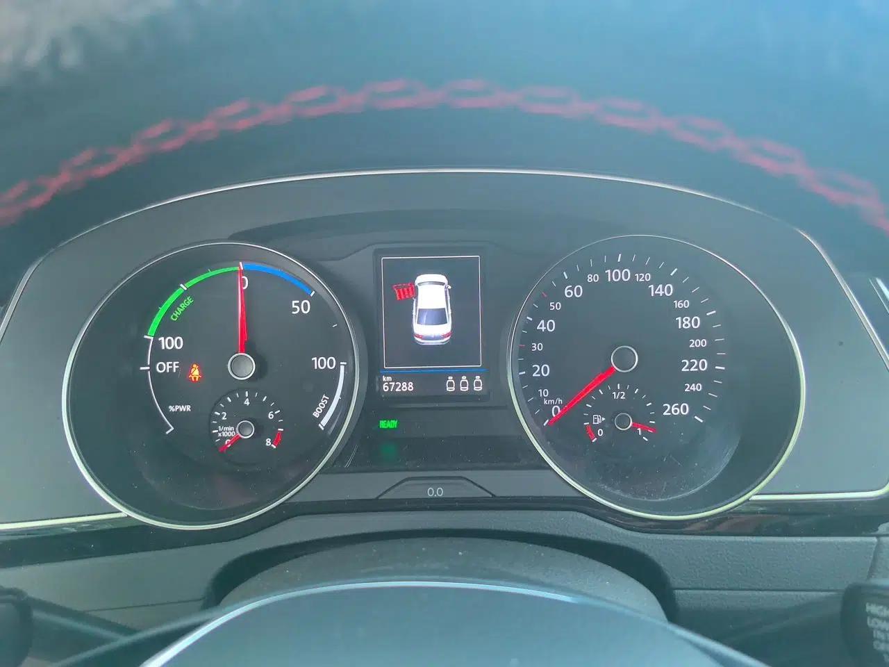 Volkswagen Magotan GTE Plug-in Hybrid 2020 GTE Luxury Model — миниатюра 11