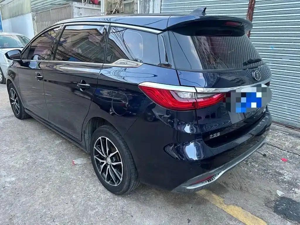 Song MAX 2018 1.5T Automatic Intelligent Luxury 6-seater — миниатюра 5