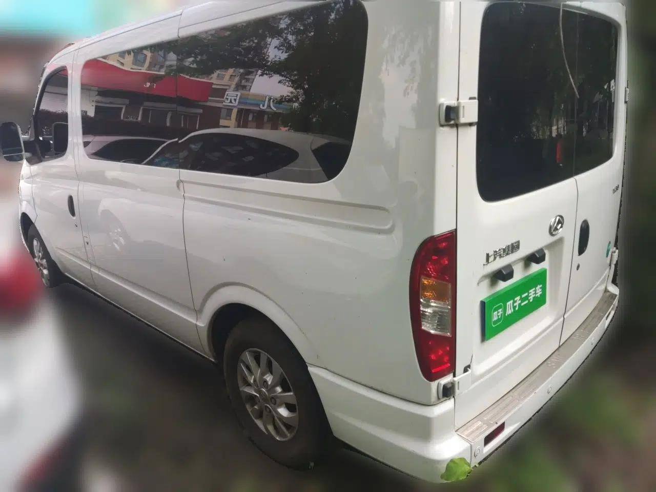 SAIC MAXUS Xintu V80 2021 2.0T Manual Classic Aoyuntong Short Wheelbase Ultra-Low Roof 5/6-Seater — миниатюра 4