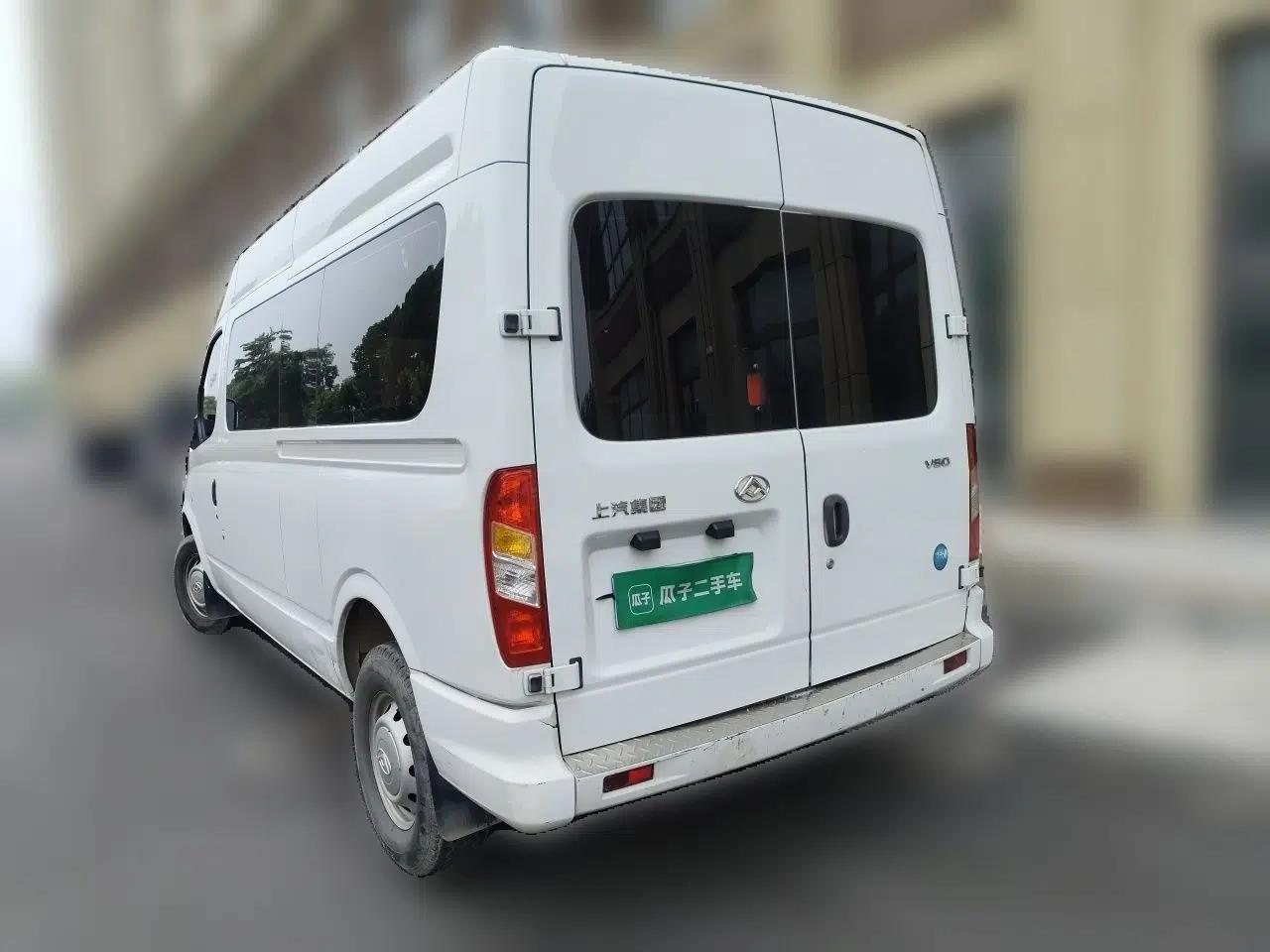SAIC MAXUS Xintu V80 2023 2.0T Manual Classic Aoyuntong Long Wheelbase Mid-Height 6/7/8/9-Seater — миниатюра 4