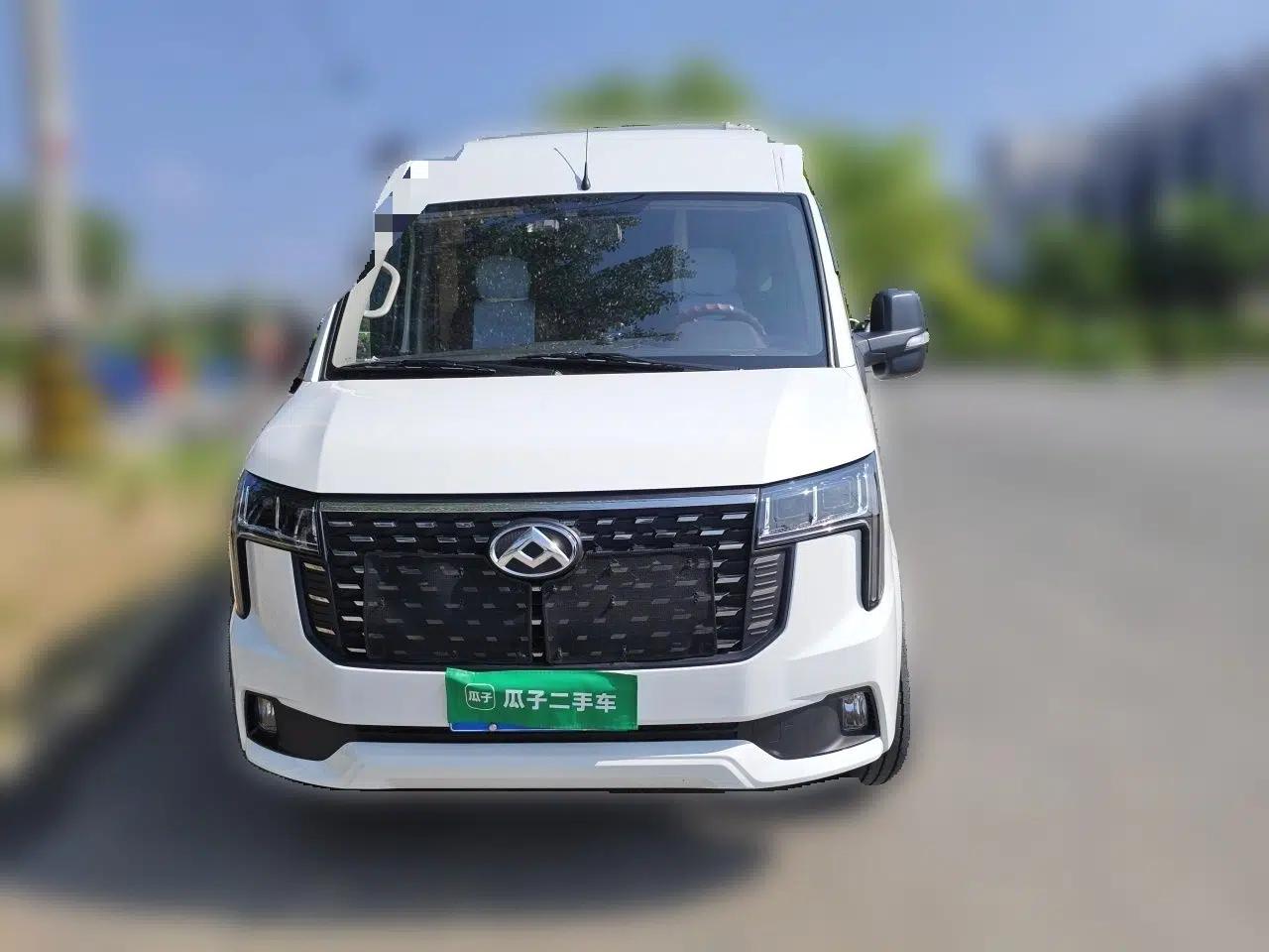 SAIC MAXUS Xintu V80 2024 Aotong Value Edition 6AMT Short Wheelbase Mid-Roof Model 127 Ps 5/6 Seats — миниатюра 2