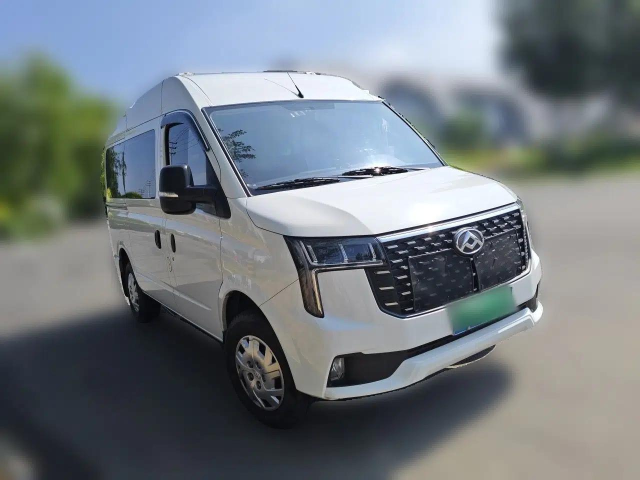 SAIC MAXUS Xintu V80 2024 Aotong Value Edition 6AMT Short Wheelbase Mid-Roof Model 127 Ps 5/6 Seats — миниатюра 3