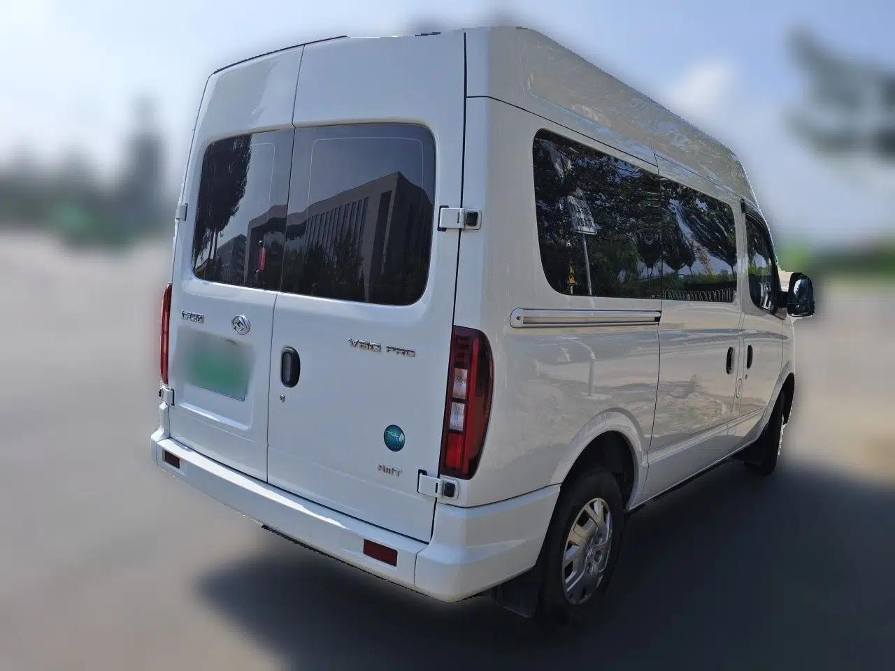 SAIC MAXUS Xintu V80 2024 Aotong Value Edition 6AMT Short Wheelbase Mid-Roof Model 127 Ps 5/6 Seats — миниатюра 6