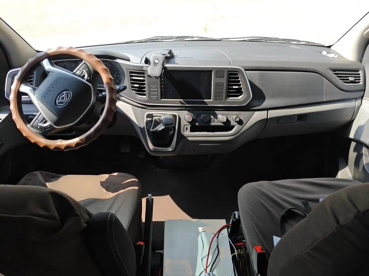 SAIC MAXUS Xintu V80 2024 Aotong Value Edition 6AMT Short Wheelbase Mid-Roof Model 127 Ps 5/6 Seats — миниатюра 9