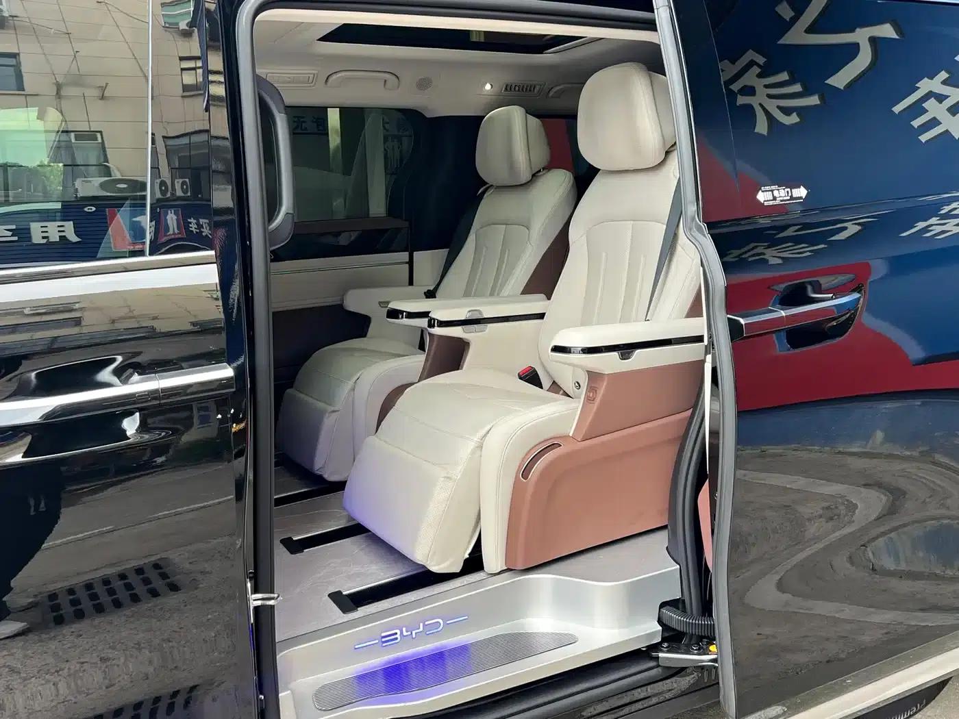 Summer 2025 DM-i 1.5T 180km Excellent Edition — миниатюра 38