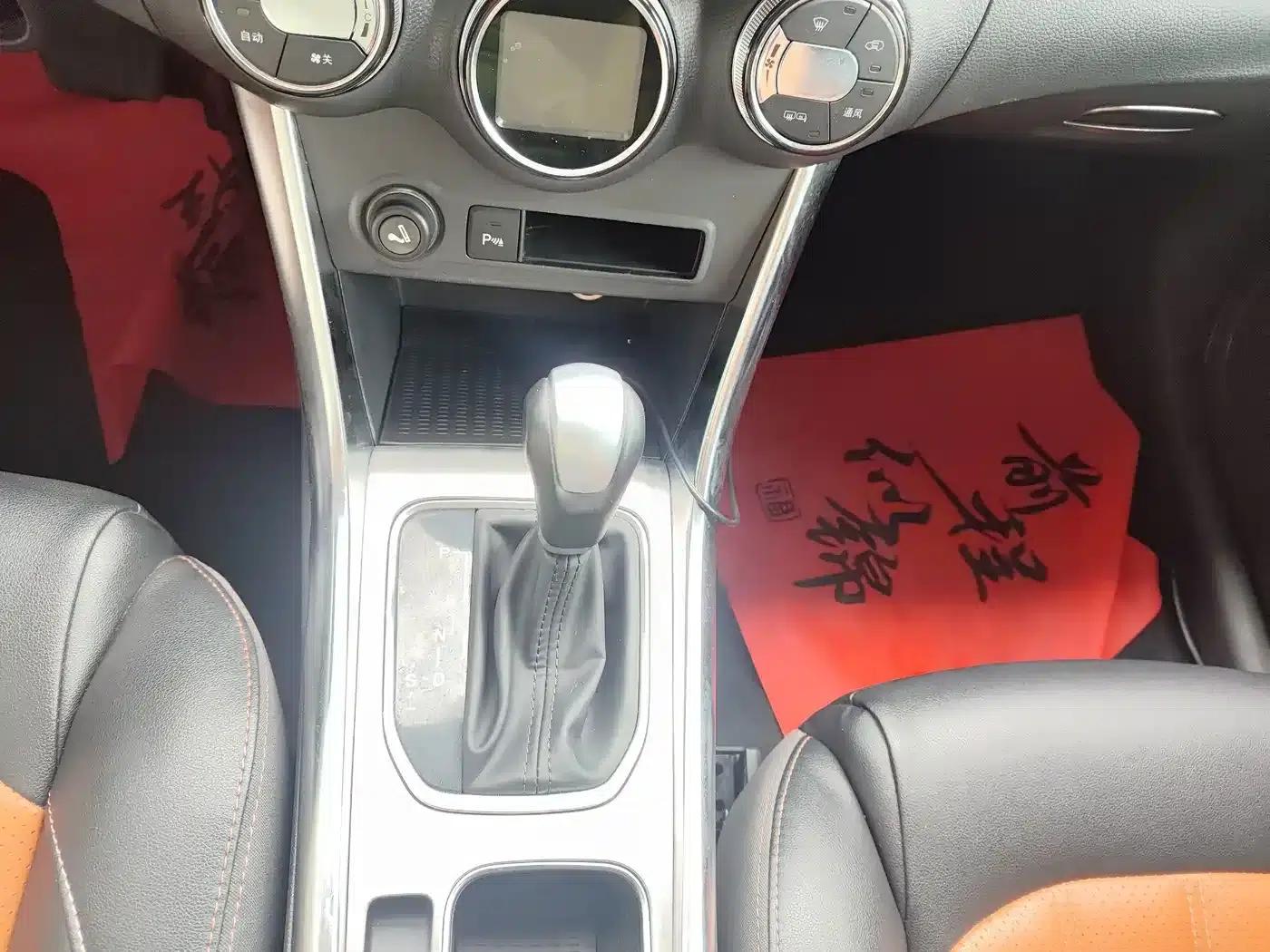 Song 2016 2.0TID Automatic Premium Edition — миниатюра 7