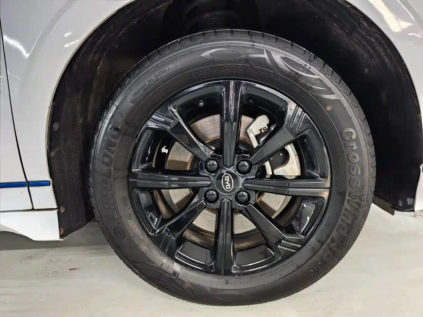 BYD e2 2019 Long Range Edition, Luxury Model — миниатюра 5