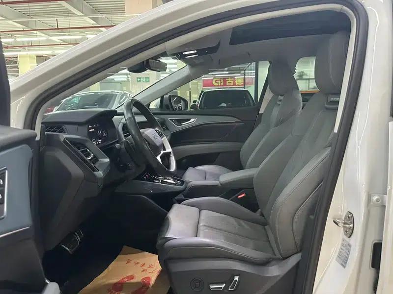 Audi Q5 e-tron 2022 Model 40 e-tron Starry Night Edition - Sunburst Set — миниатюра 10