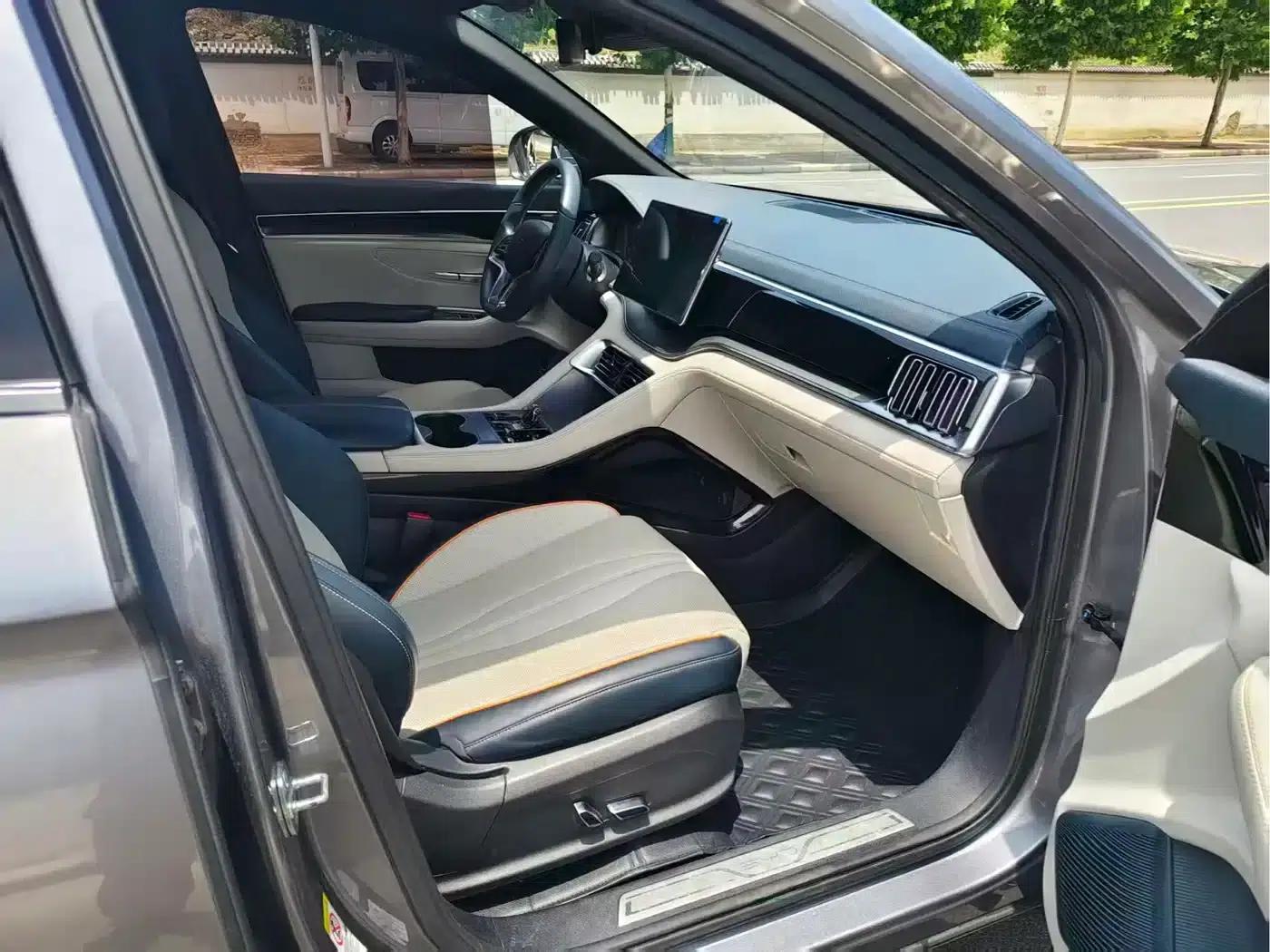 Song PLUS New Energy 2023 Champion Edition DM-i 150KM Flagship PLUS — миниатюра 5