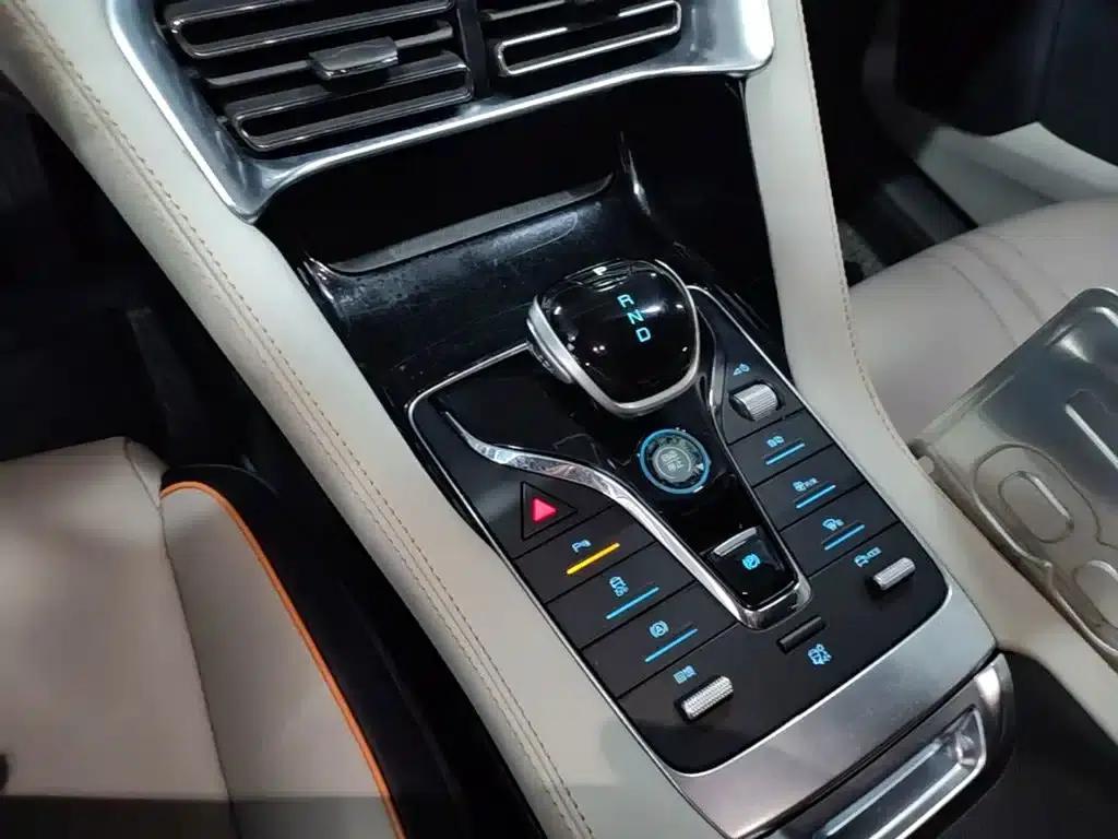 Song PLUS New Energy 2021 EV Premium Edition — миниатюра 14