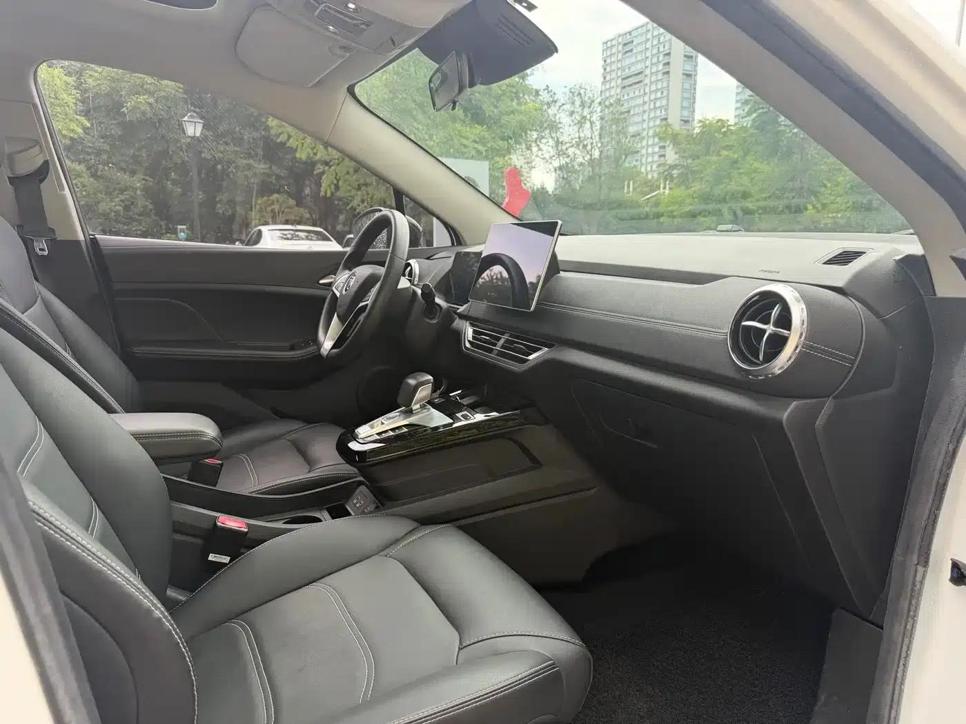 Yuan New Energy 2019 EV535 High-Energy Navigation Edition — миниатюра 11