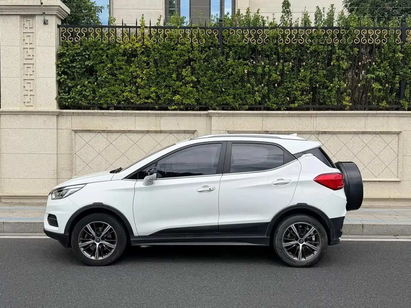 Yuan New Energy 2019 EV535 High-Energy Navigation Edition — миниатюра 3