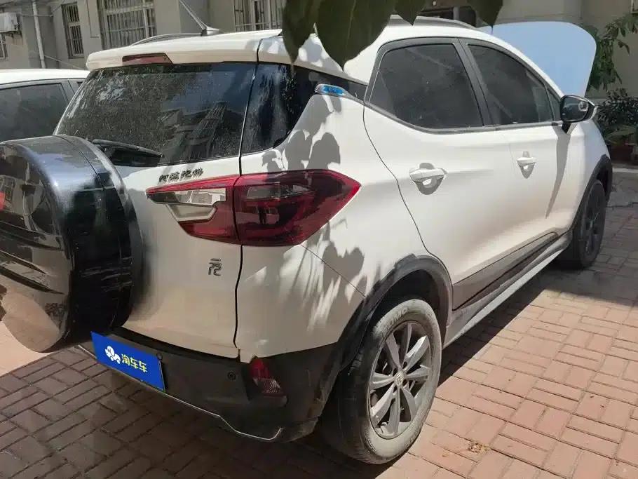 Yuan New Energy 2018 EV360 Smart Connected Cool Edition — миниатюра 3