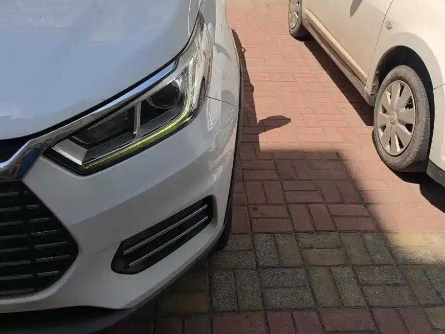 Yuan New Energy 2018 EV360 Smart Connected Cool Edition — миниатюра 5