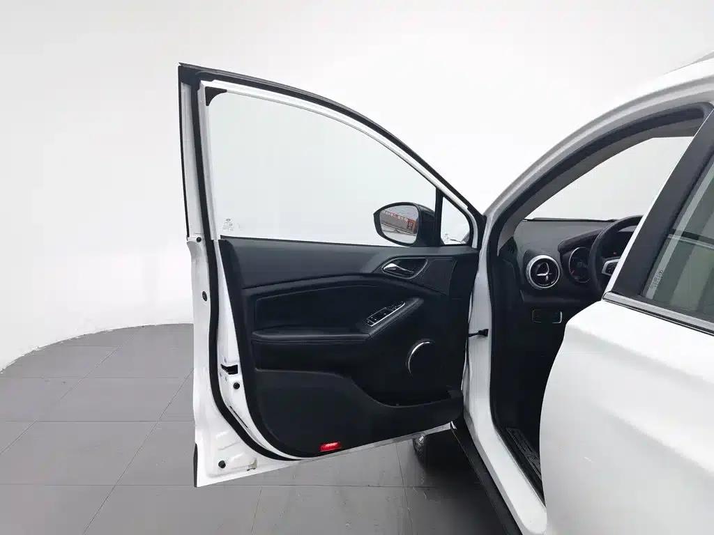 2017 Yuan 1.5L Manual Cool Connected Edition — миниатюра 8