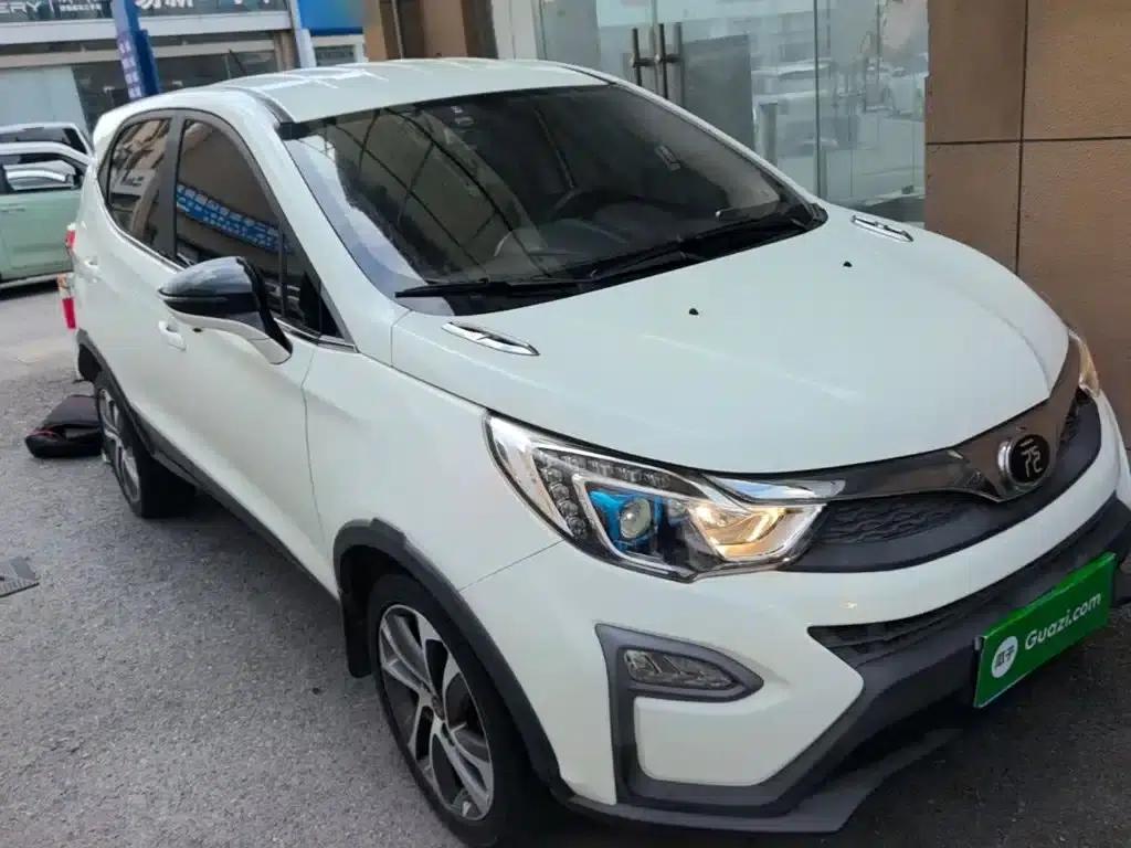 2016 Yuan 1.5L Automatic Deluxe Model — миниатюра 4