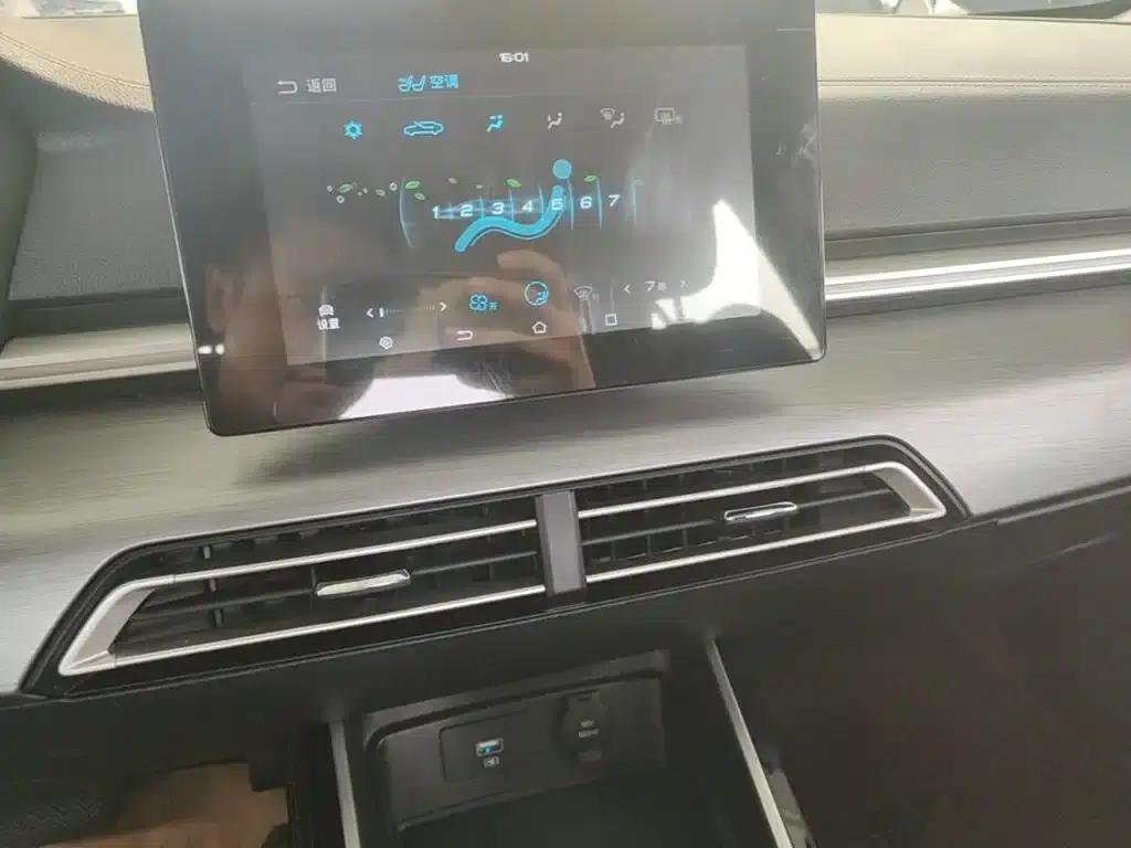 Qin 2019 1.5L Automatic Deluxe Edition — миниатюра 13