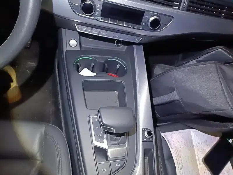Audi A5 2021 Sportback 40 TFSI Fashionable Elegant Model — миниатюра 9