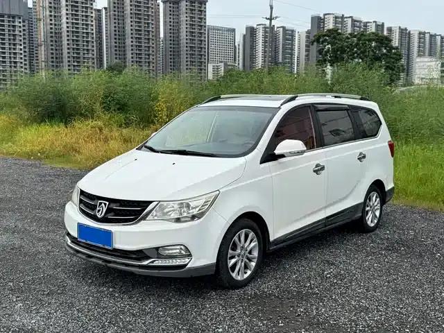 Baojun 730 2016 1.5L Manual Deluxe 7-Seater