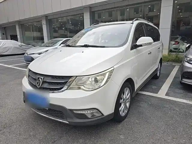 Baojun 730 2014 1.5L Manual Deluxe 7-Seater