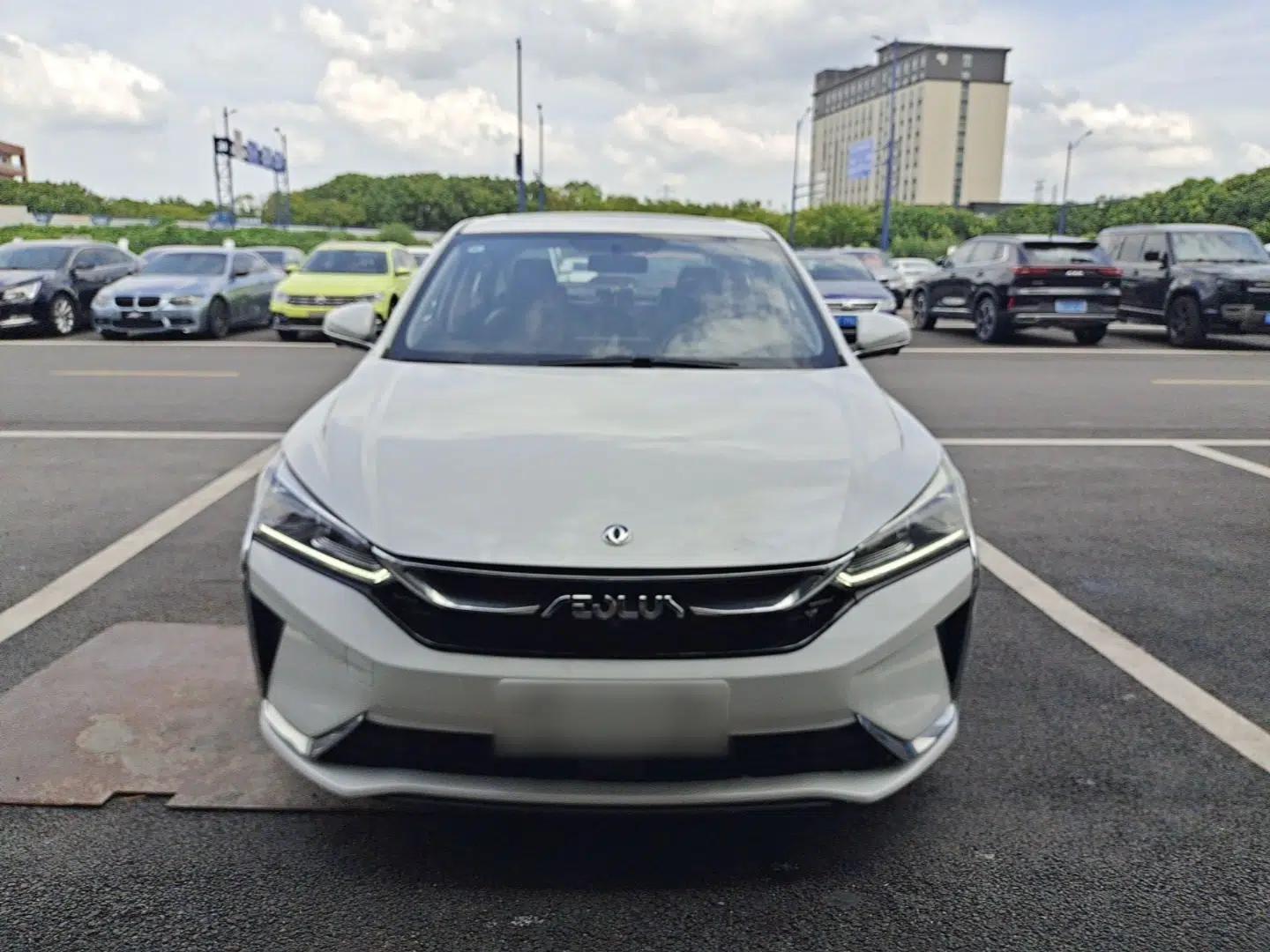 Dongfeng Aeolus Yixuan 2021 230T Automatic Chasing Shadow Edition — миниатюра 2