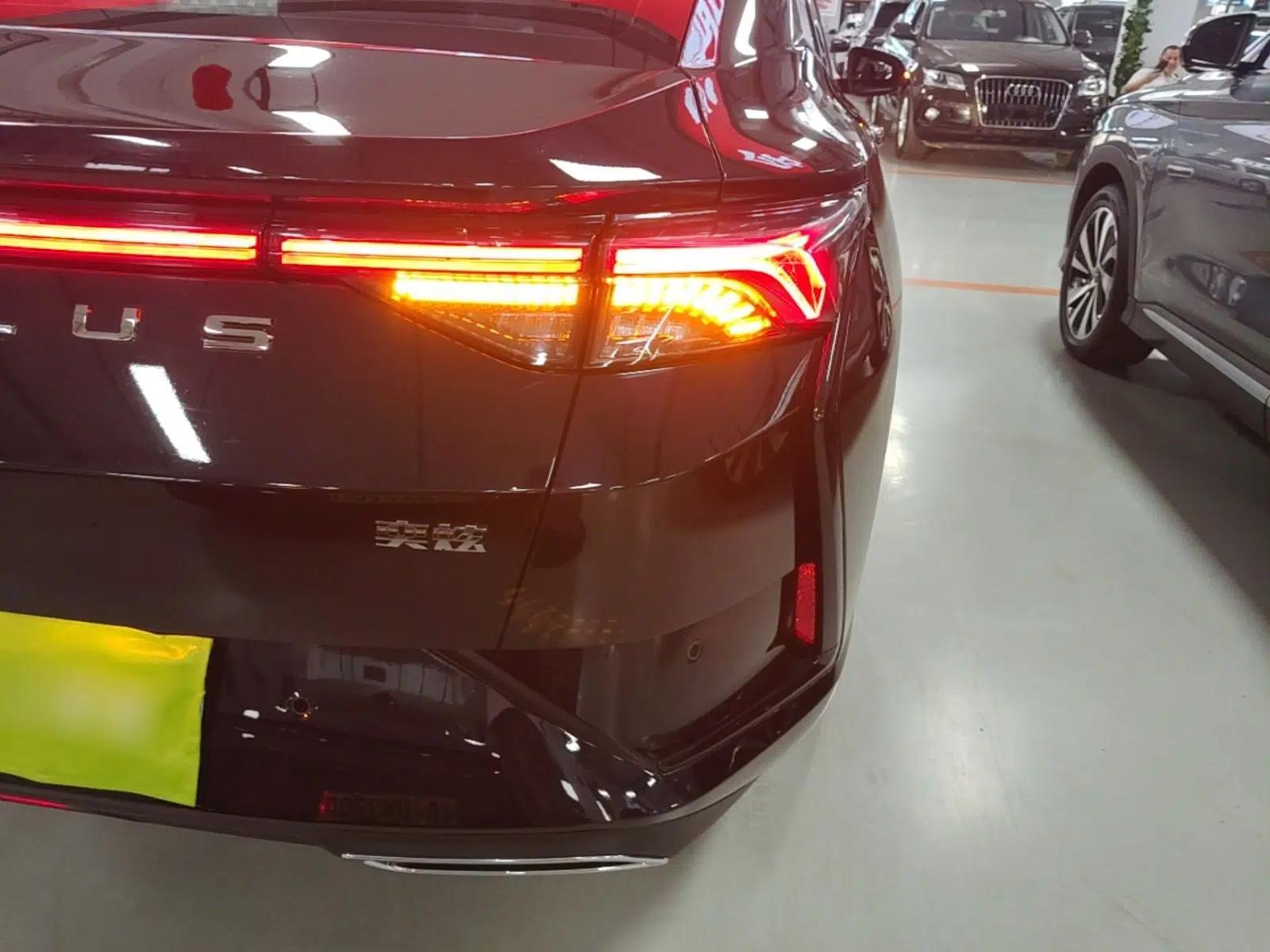 Dongfeng Aeolus Yixuan 2020 230T Automatic Cool Stylish Dark Knight Edition — миниатюра 14