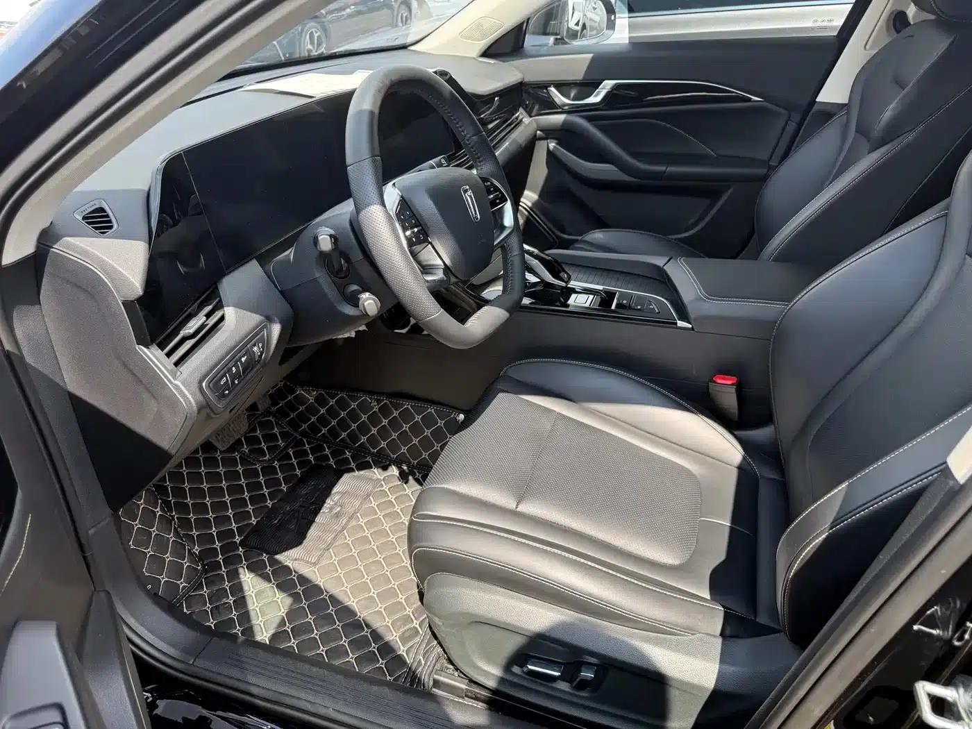 Bestune B70 2024 Dragon Edition 1.5T Leading Model — миниатюра 6