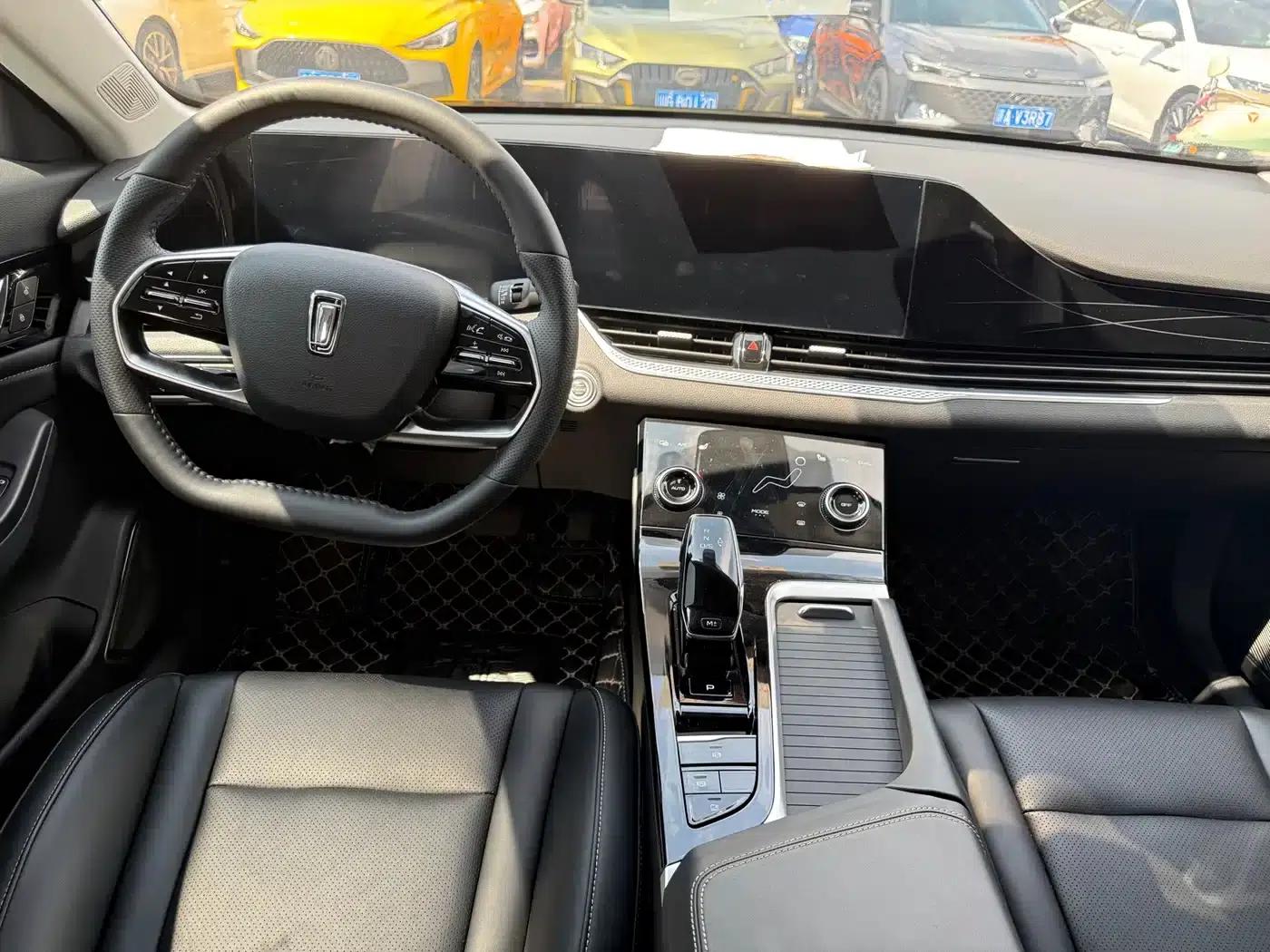 Bestune B70 2024 Dragon Edition 1.5T Leading Model — миниатюра 8