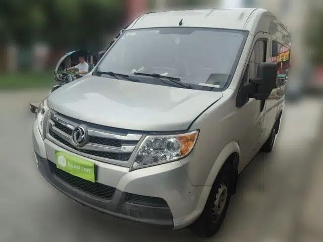 Dongfeng Yufeng 2018 2.3TA100 Standard Edition Logistics Vehicle Short Wheelbase Mid-Roof Design 5-9 Seater Powered by WP2.3