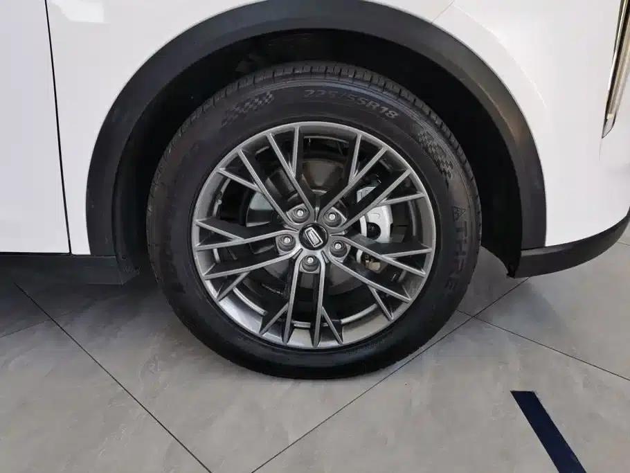 Bestune T55 2022 1.5T Automatic Leap Forward Edition — миниатюра 6